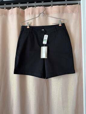 Tommy Bahama Women's Boracay Short 7 Inch Black Size 8